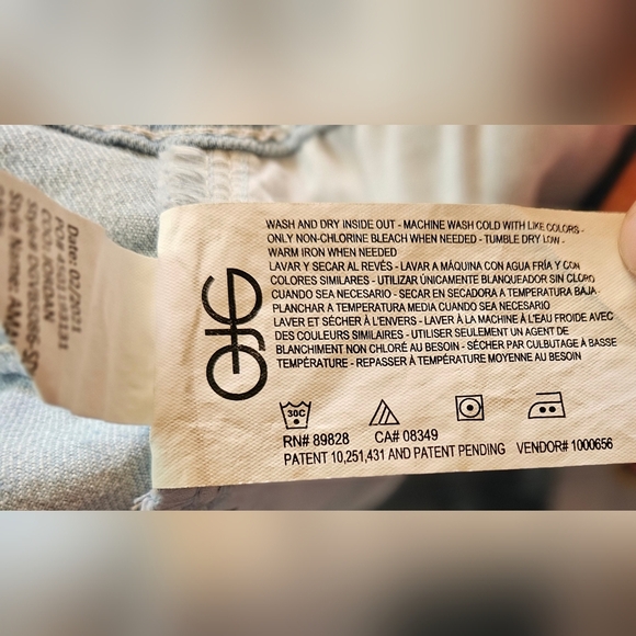 Gloria Vanderbilt Womens Light Wash Amanda Slimming Effect Capri Jeans Size 8 - Picture 6 of 12